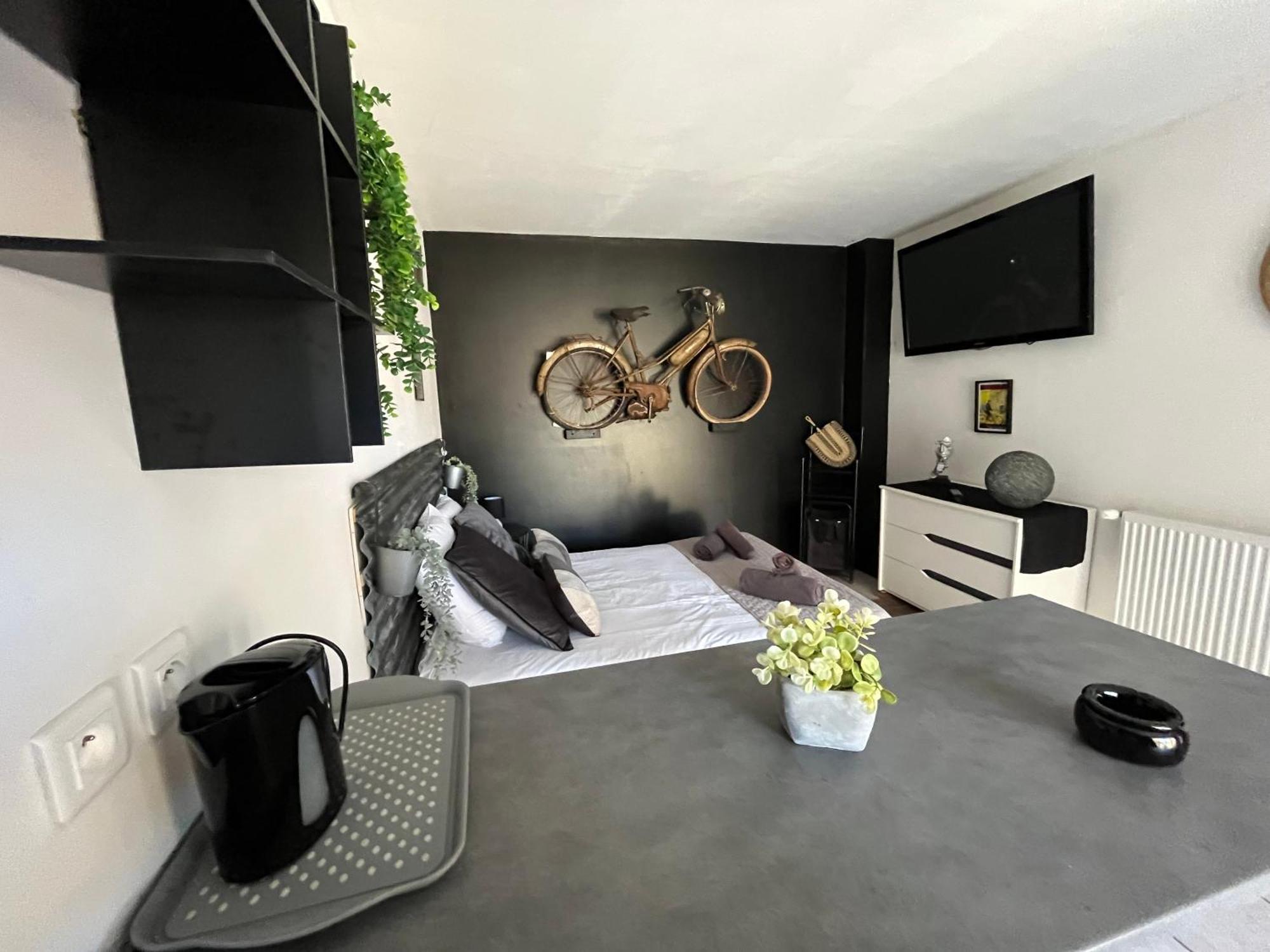 "Le Maloya" Chalets Independants -Chambre Balneo - Relais Motards Lacaune Exterior foto