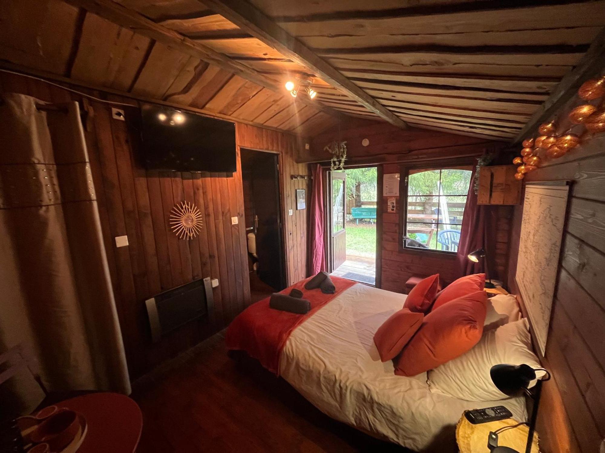 "Le Maloya" Chalets Independants -Chambre Balneo - Relais Motards Lacaune Exterior foto