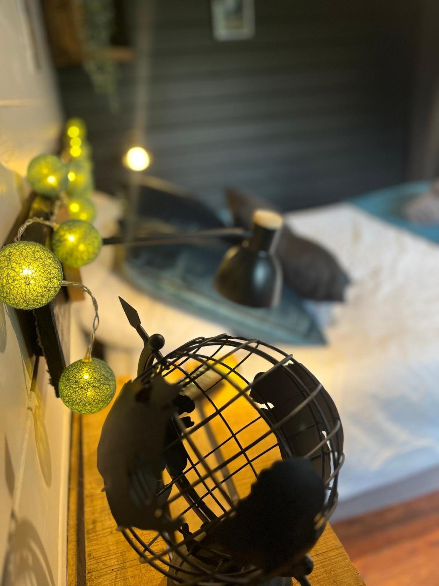 "Le Maloya" Chalets Independants -Chambre Balneo - Relais Motards Lacaune Exterior foto