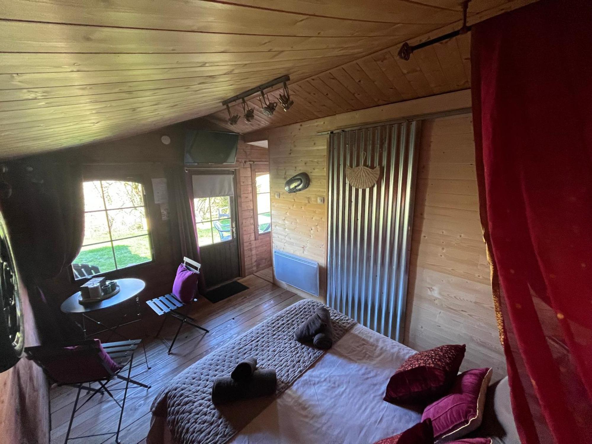 "Le Maloya" Chalets Independants -Chambre Balneo - Relais Motards Lacaune Exterior foto